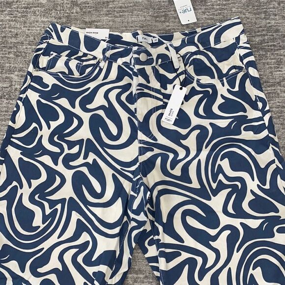 Super Cute Plus Size Blue Groovy Jeans - NWT💙🤍 - Picture 1 of 8